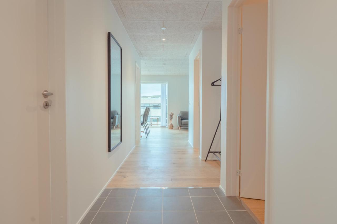 New / Stunning Sea View / Light / 3 Br Apartment Torshavn Luaran gambar